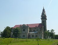 Fasada północna kościoła w Kochawinie