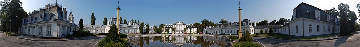 Panorama pałacu w Kozienicach