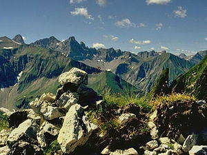 Krottenspitze (de berg boven de Steinmann) vanaf de top van de Kleine Höfats