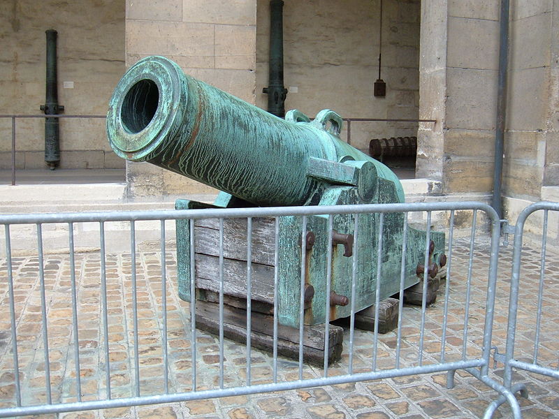 File:Large cannon corner of Les Invalides courtyard.JPG