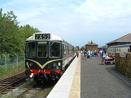 LeemingBarStation(PaulAllison)Mar2005