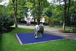 Noen av skulpturene i Lendeparken