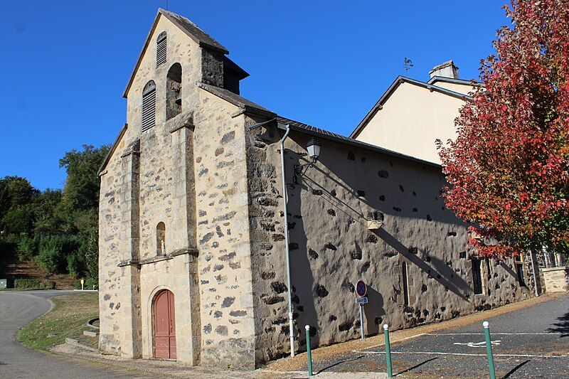 File:Les Angles -sur-Corrèze Eglise 2.jpg