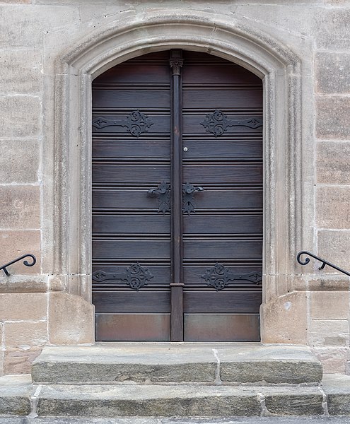 File:Lettenreuth Kirche Tür-20190505-RM-173609.jpg