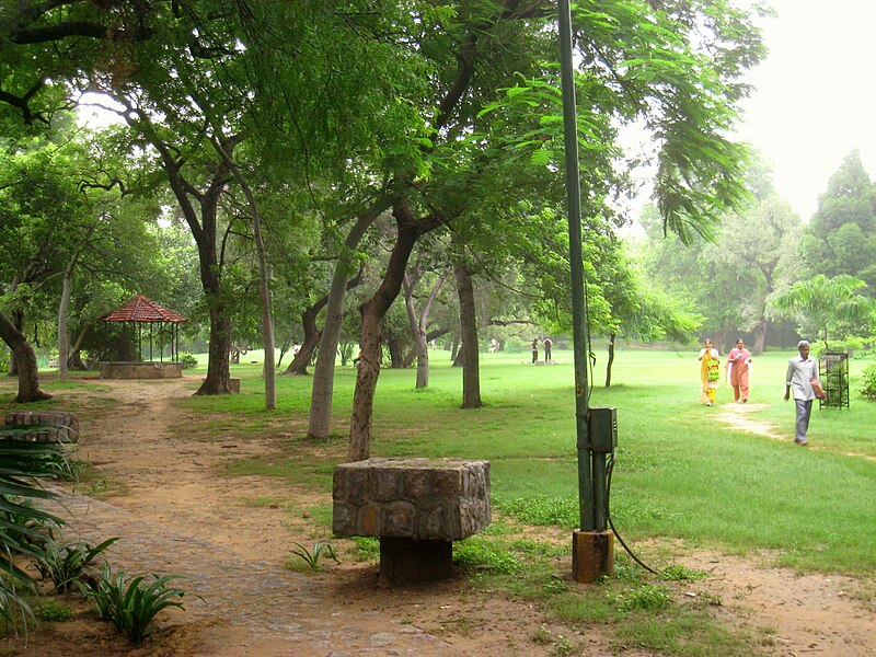 File:Lodi Garden - dawn 3 Sep 2010-5.JPG