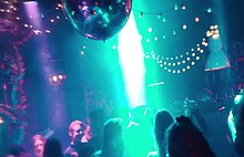 et eller andet sted rigdom Konkurrencedygtige Night club - Wikipedia