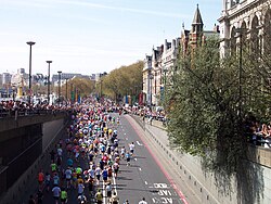 London Marathon 2005 at Blackfriars.jpg