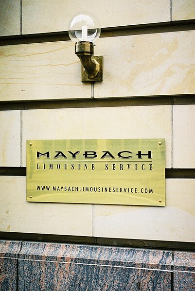 File:Maybachlimousineservice berlin hotel adlon 2004.jpg