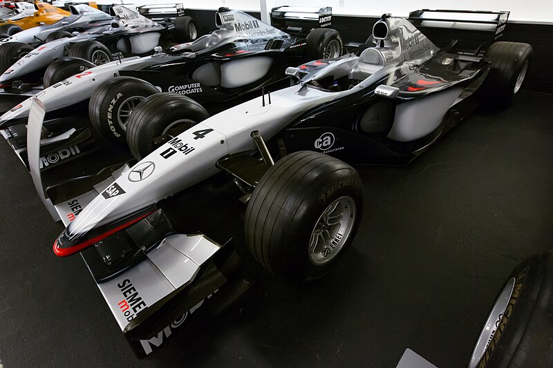 File:McLaren MP4-17 front-left Donington Grand Prix Collection.jpg