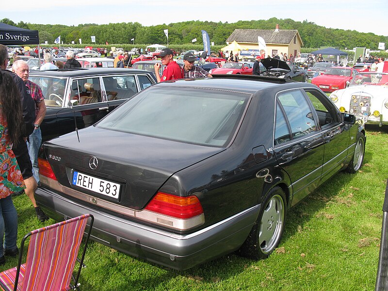 File:Mercedes-Benz S600 L W140 (14224871104).jpg