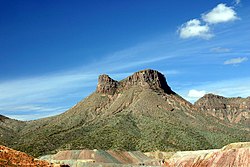 Teekannu Mesa, Ray -kaivoksen yläpuolella