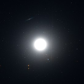 Messier 089 Hubble WikiSky.jpg