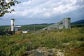 Un des puits de la mine Opémiska, dans les années 1950 ou 1960.