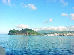 Monte Brasil, visto do mar, Ilha Terceira, Açores.jpg