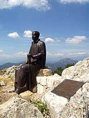 La statue de Jacint Verdaguer au Sanctuaire de la Mare de Deu del Mont