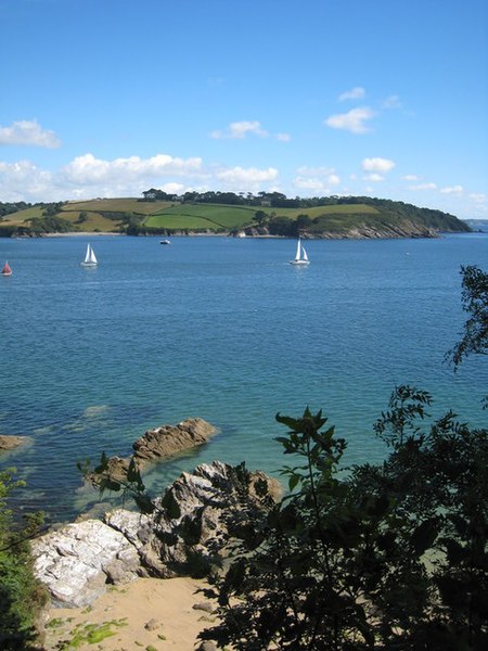 File:Mouth of the Helford River - geograph.org.uk - 890419.jpg