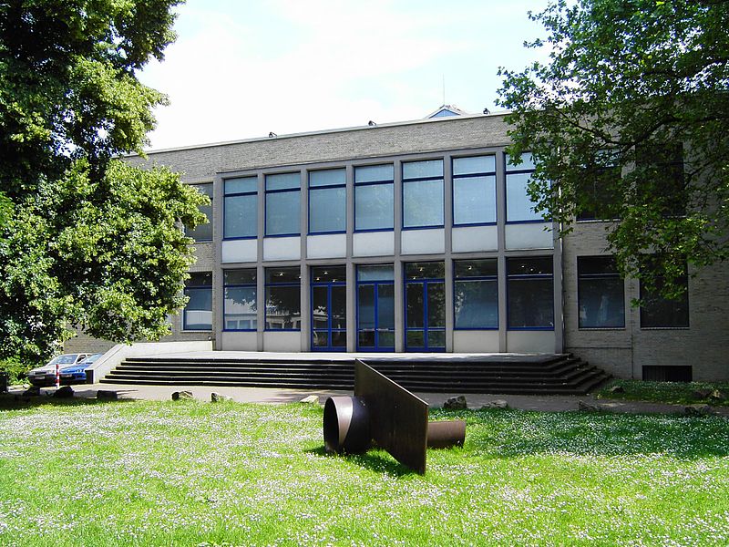 File:Museum am Ostwall, Dortmund 2.jpg