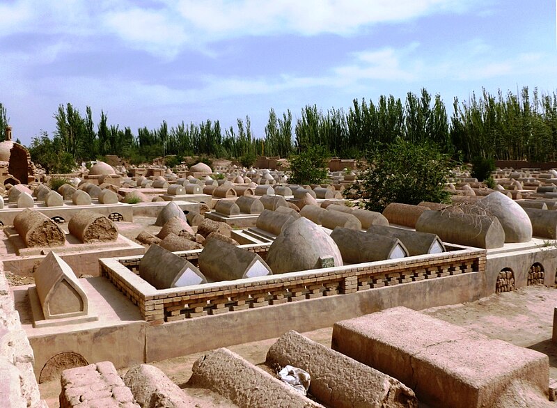 File:Muslim cemetery. Kashgar.jpg