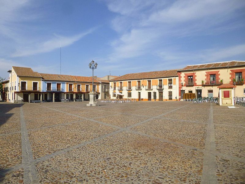 File:Navalcarnero - Plaza de Segovia 06.jpg