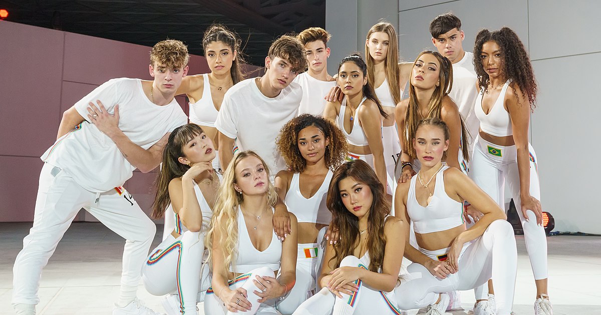 LET THE MUSIC MOVE YOU (TRADUÇÃO) - Now United 