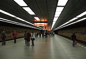 Metro Opatov C 5992.JPG