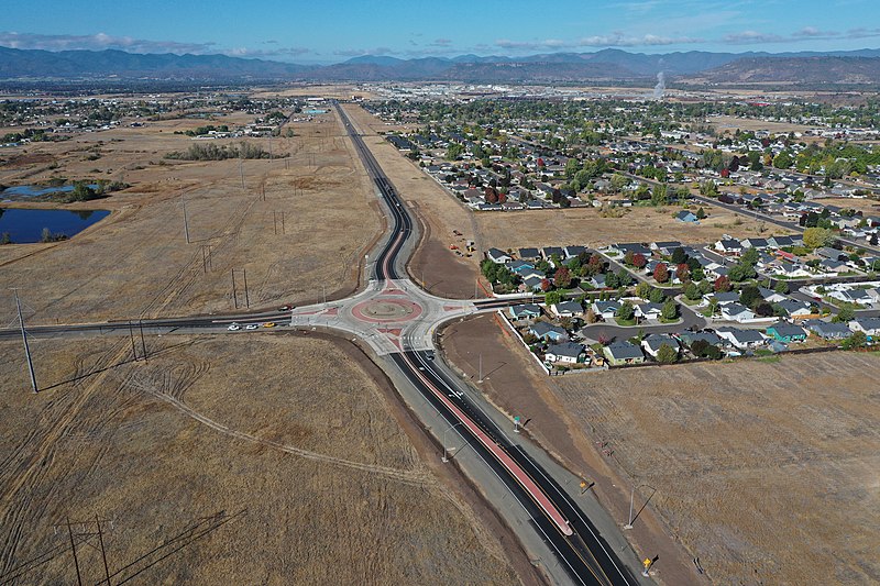 File:Oregon 140 roundabout, east of White City (50482040488).jpg