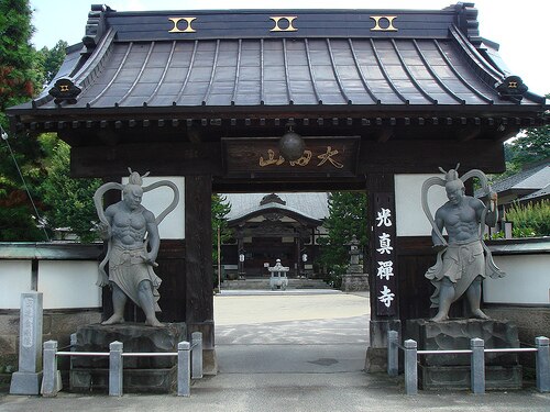 Entrance to Kōshin-ji in Ōtawara.