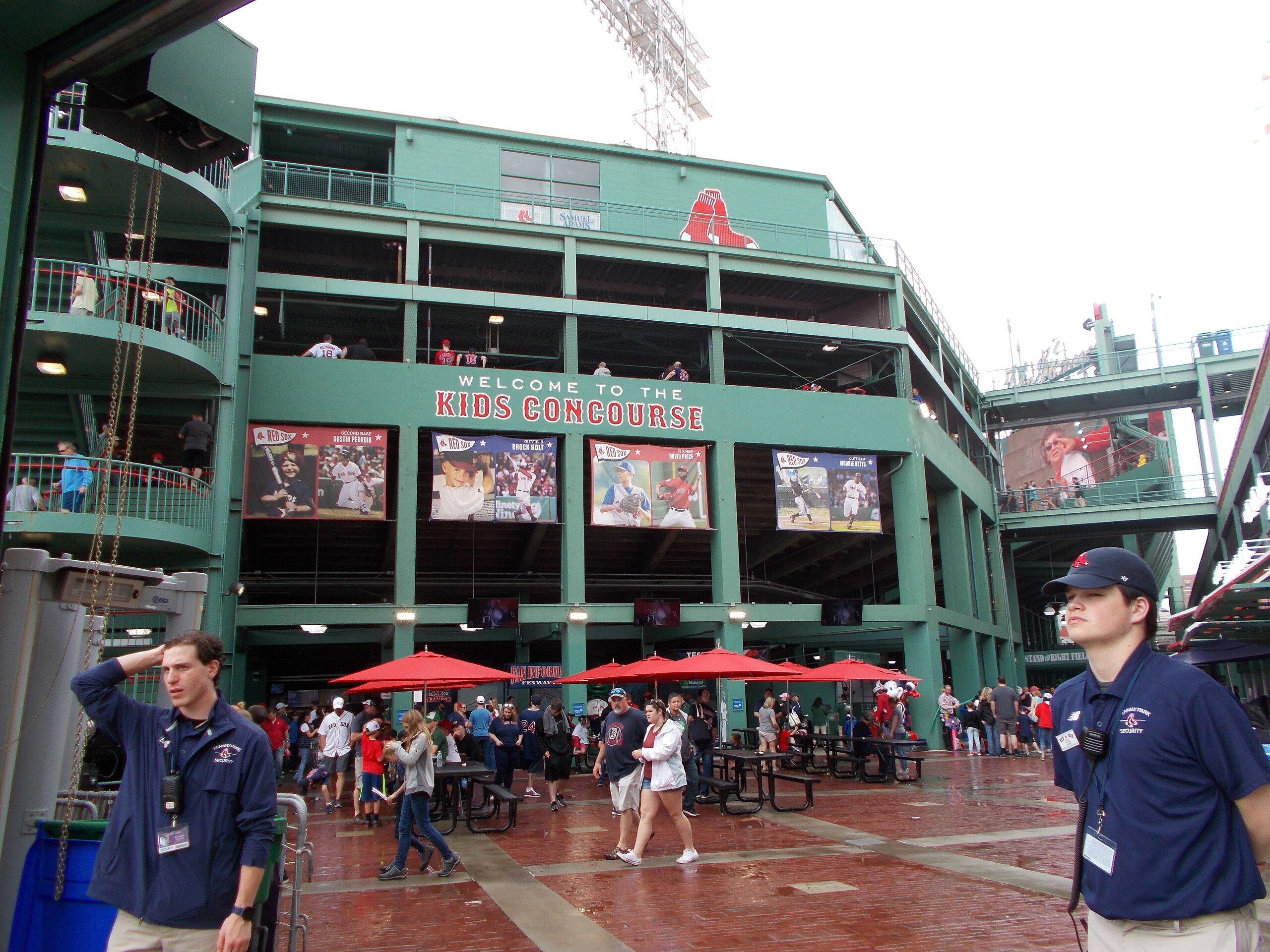 File:Outside Fenway Park in Boston.jpg - Wikimedia Commons