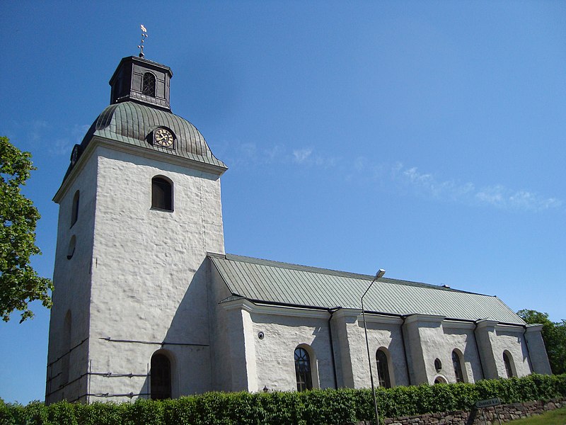 File:Ovansjö kyrka 02.jpg