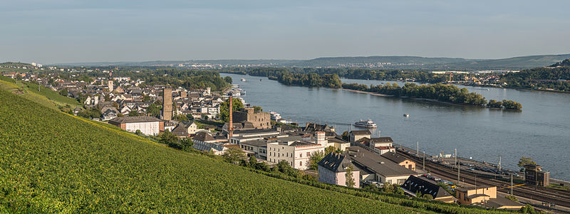 File:Panoramic View of Rüdesheim am Rhein 20140928 1.jpg