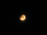 Eclipse lunar parcial visto desde Nanjing, China a las 18:25 UTC