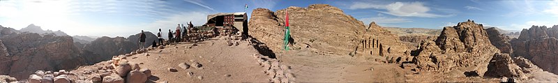 File:Petra-El Deir-Klostergrab-26-Panorama-2010-gje.jpg