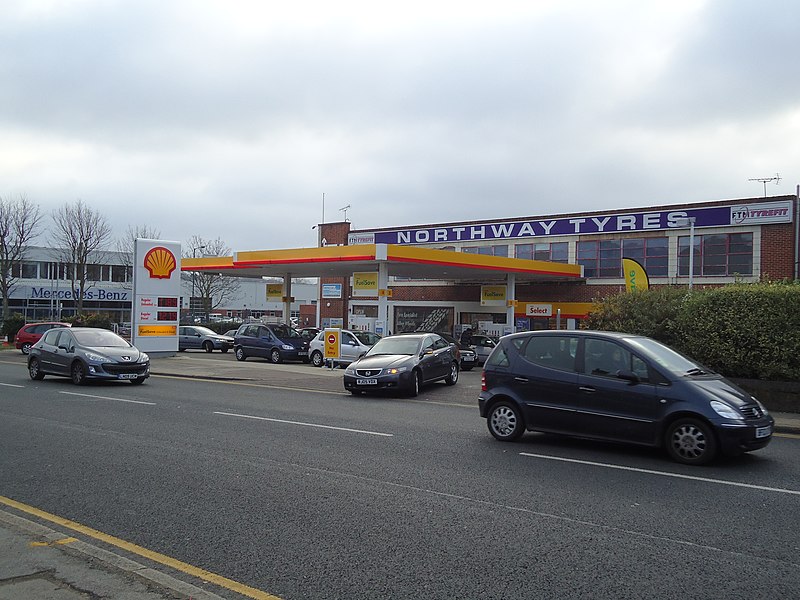 File:Petrol Station, Colindale - geograph.org.uk - 2198178.jpg