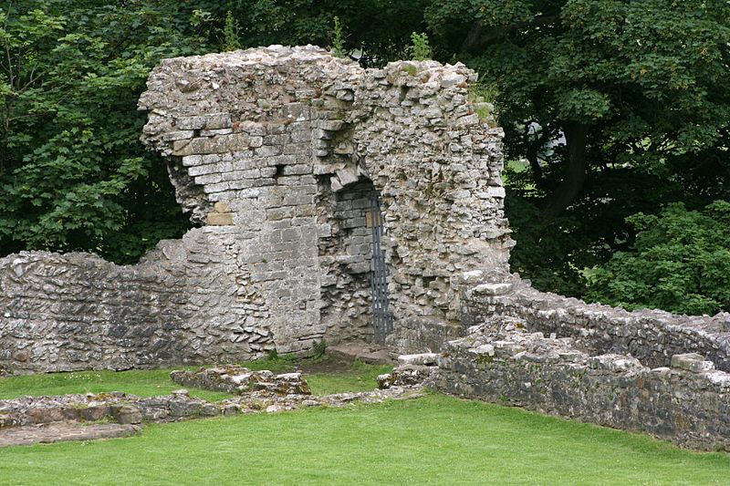 File:Peveril Castle corner.jpg