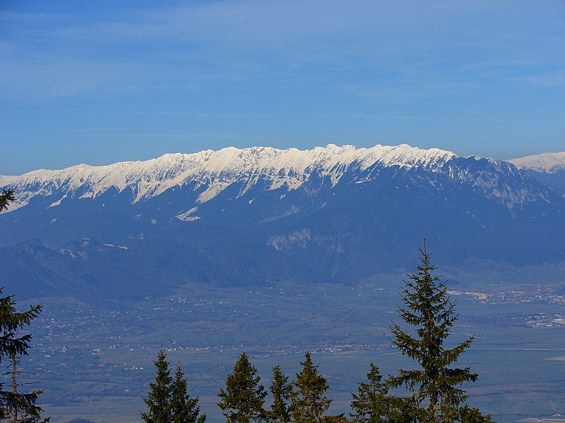 File:Piatra Craiului - panoramio (2).jpg