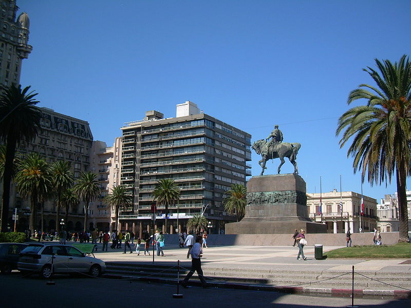File:Plaza de la Independencia, UY.JPG
