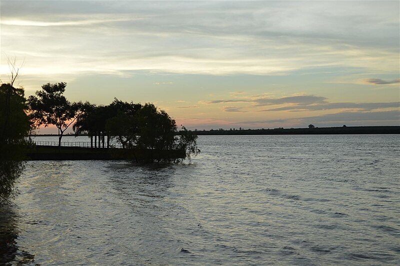 File:Por do sol entre Brasil e Argentina.JPG