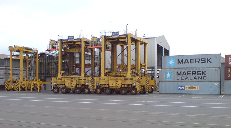 File:Ports of Auckland Crane Group.jpg