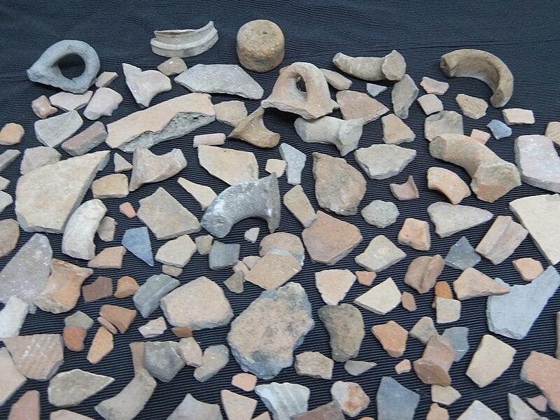 File:Potsherds from different ruins and eras.jpg