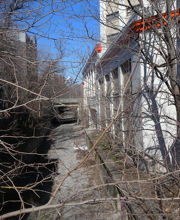 Trackbed near Southern Boulevard