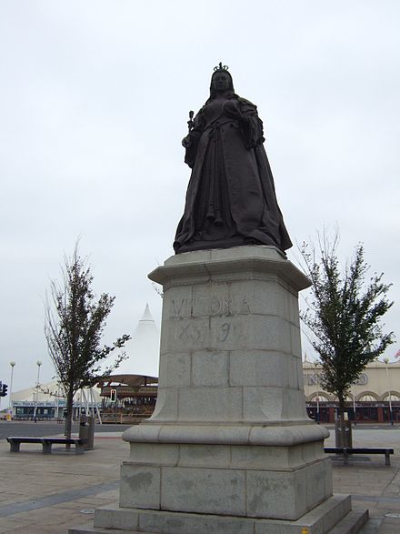 Statue of Queen Victoria on Nevill Street