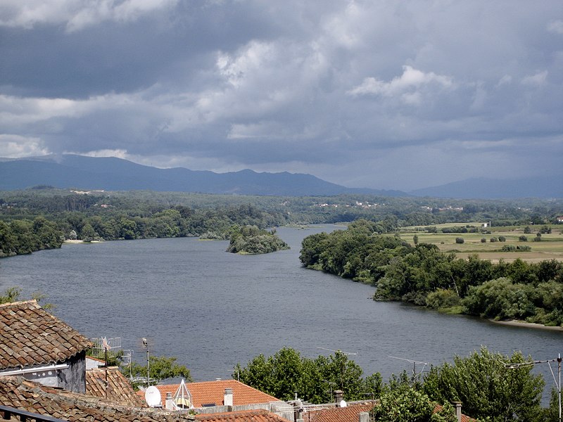 File:Río miño Tui Galicia.jpg