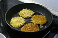 Rösti in der Pfanne