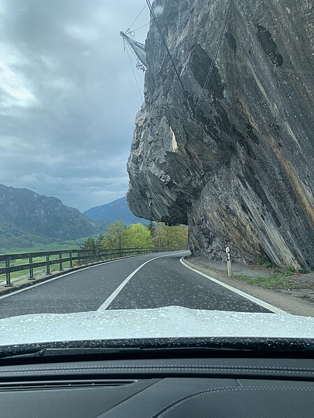 File:Roads in Switzerland 18 44 43 714000.jpeg