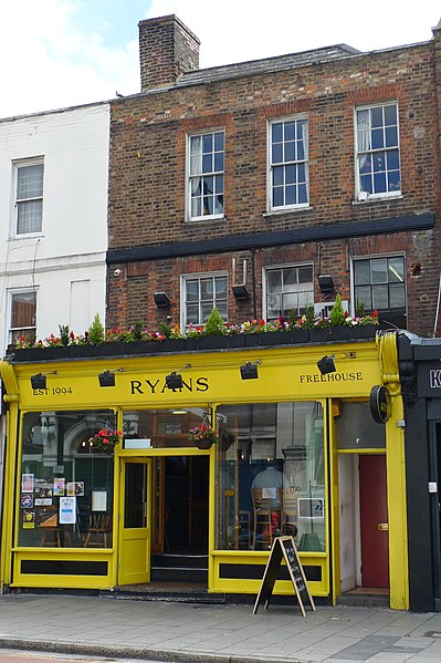 File:Ryans, Stoke Newington, N16 (2585475608).jpg