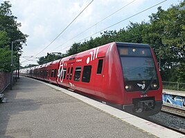 2014年，哥本哈根市郊铁路M线列车停靠在鸟丘站
