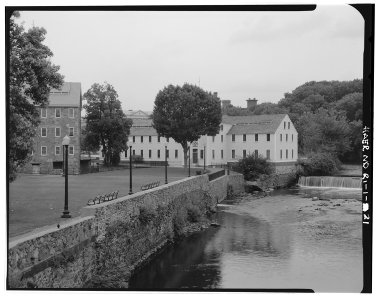 File:SOUTHWEST SIDE FROM MAIN STREET BRIDGE, WILKINSON MILL TO LEFT. - Slater Mill, Pawtucket, Providence County, RI HAER RI,4-PAWT,3-21.tif