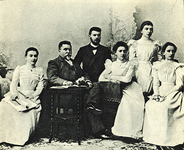 Safonov with his pupils from the Moscow Conservatory (left to right): Rosina Lhévinne, Alexander Goedicke, Elena Beckman-Shcherbina, Olimpiada Kartash