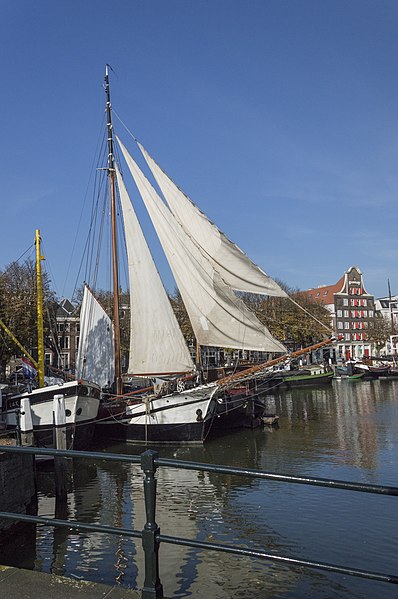 File:Sail (15722639825).jpg