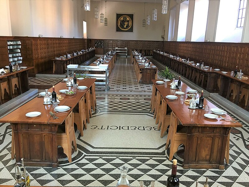 File:Sant'Anselmo College Refectory.jpg